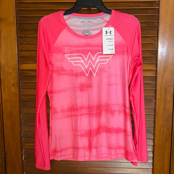 Under Armour Tops - NEW Wonder Woman Under Armour Top